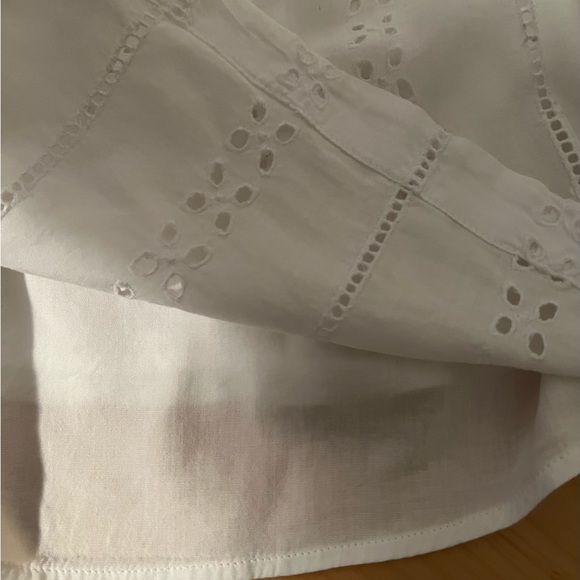 Old Navy Size Medium White Tie Front Tank Top with embroidery & lined No spots - Picture 3 of 8